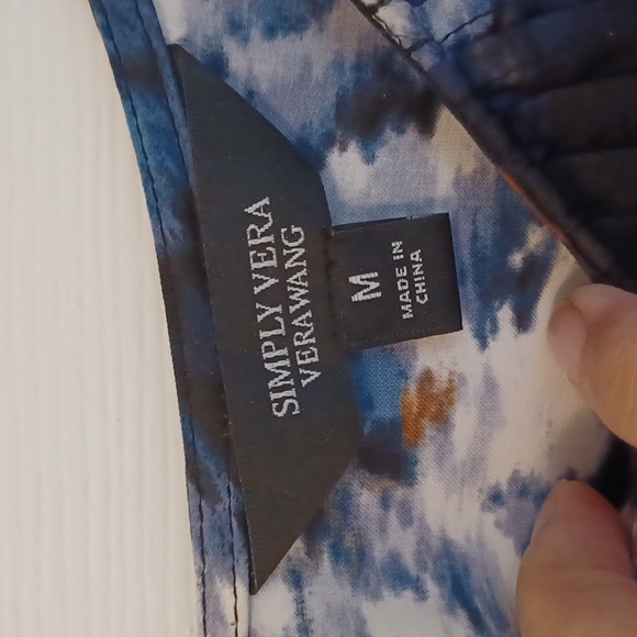 Simply Vera by Vera Wang Blue & Black Floral Blouse, Size Medium - Picture 5 of 13